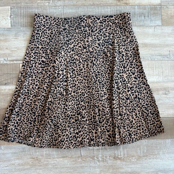 Reformation Flounce Skirt in Leopard Print Size 0 - Picture 4 of 7
